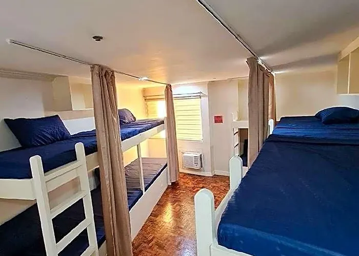 Palm Towers Makati 2br Unit Hotel 3*